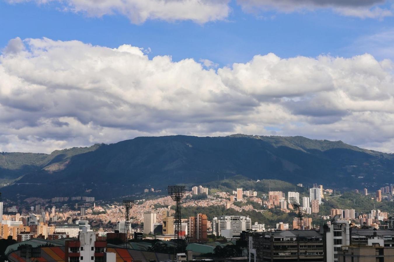 Rosa Negra Comfort Stadio Aparta-Suite Medellín Esterno foto